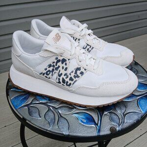 Women's New Balance 237 Retro Sneaker Size 9.5